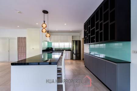 3 bed 3 bath 285.3 SQ,M Black Mountain Golf Course