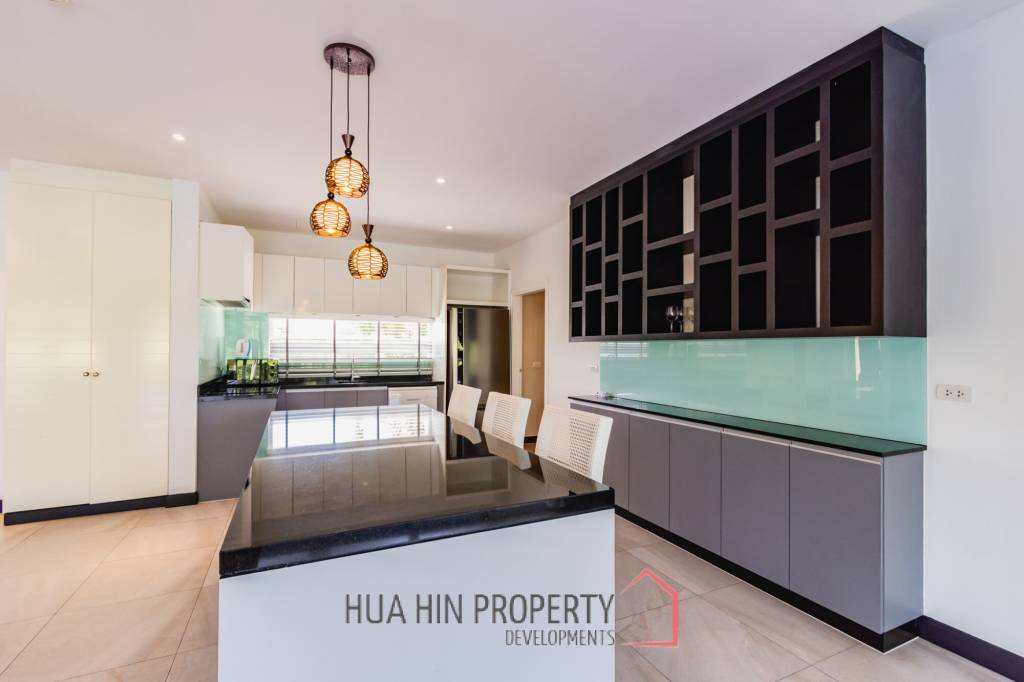 3 bed 3 bath 285.3 SQ,M Black Mountain Golf Course