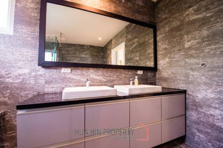 3 bed 3 bath 285.3 SQ,M Black Mountain Golf Course