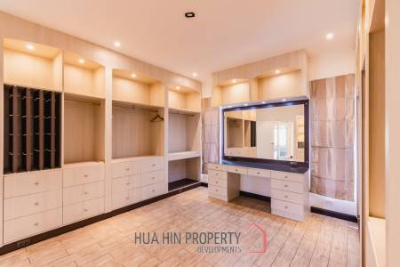 3 bed 3 bath 285.3 SQ,M Black Mountain Golf Course