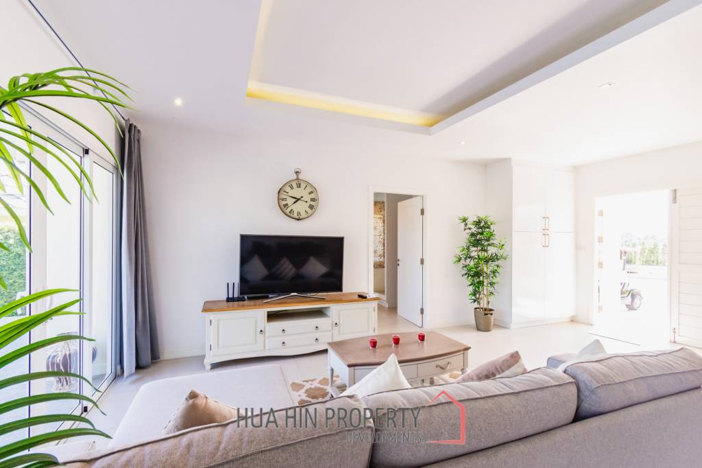 3 Bed 3 Bath 304.15 SQ.M Black Mountain Golf Course