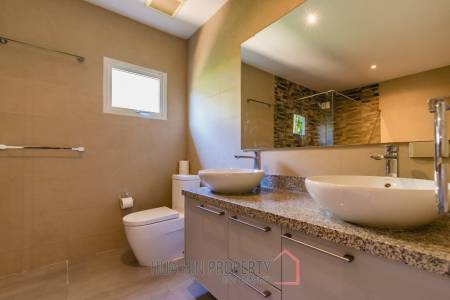 3 Bed 3 Bath 304.15 SQ.M Black Mountain Golf Course