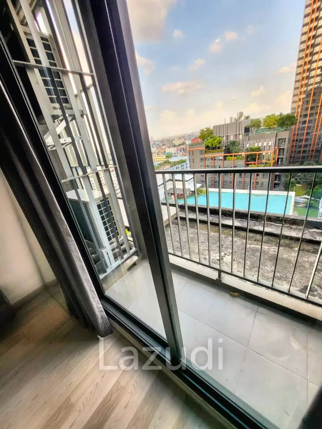 1 Bed 1 Bath 40 SQ.M Centric Ratchada - Huai Khwang