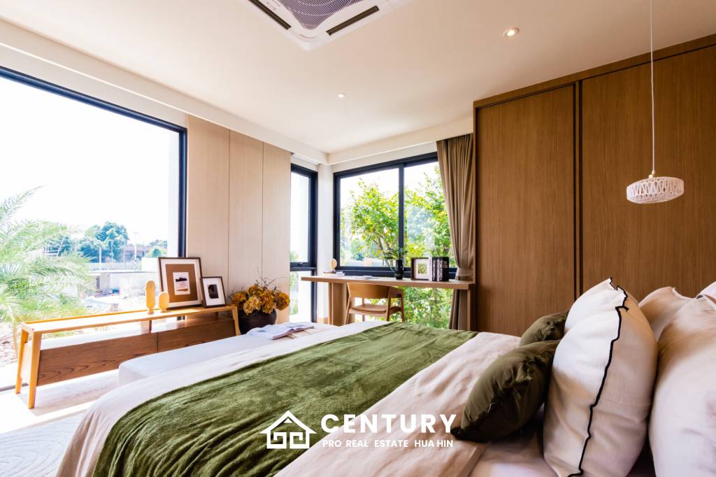 Luxury Beachfront Villa in Bang Kao Cha-Am