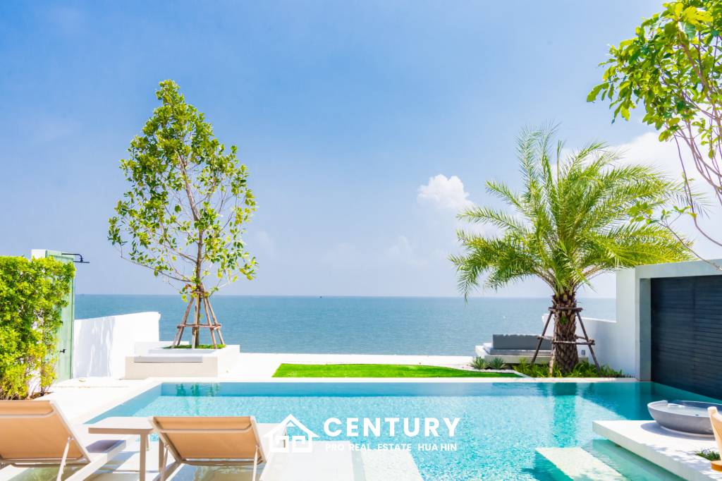 Luxurious Oceanfront Villa in Cha-Am, Thailand