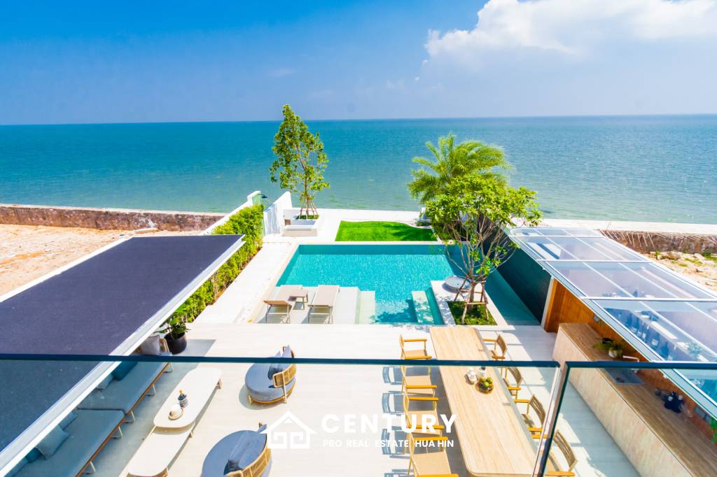 Luxurious Oceanfront Villa in Cha-Am, Thailand