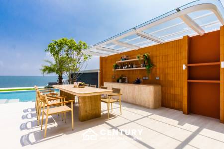 Luxurious Oceanfront Villa in Kehadfa Grand Cha-Am