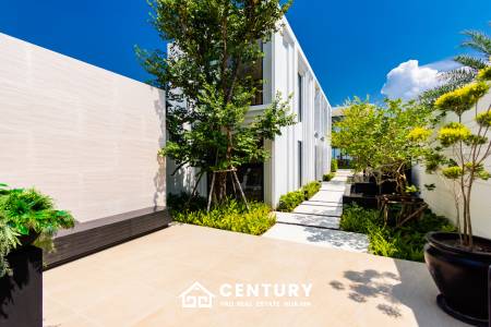 Luxurious Oceanfront Villa in Kehadfa Grand Cha-Am