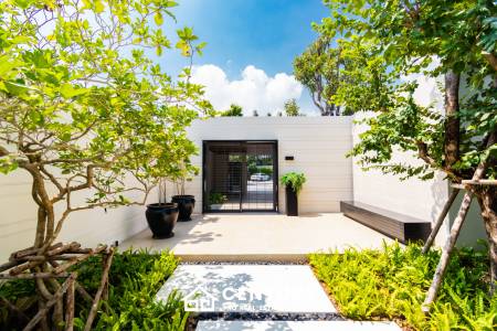 Luxurious Oceanfront Villa in Kehadfa Grand Cha-Am