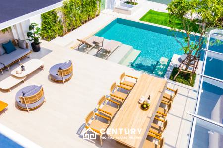 Luxurious Oceanfront Villa in Kehadfa Grand Cha-Am