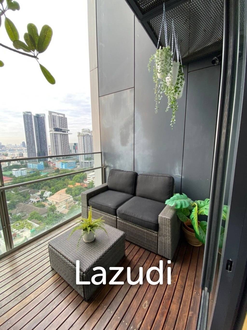 2 Bed 2 Bath 94 SQ.M The Met Condominium