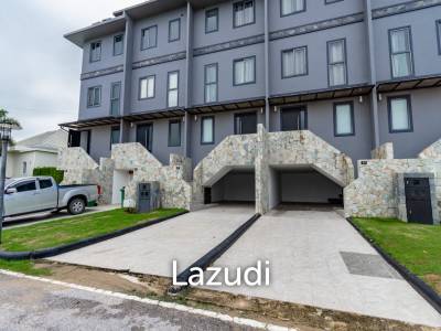 3 Bed 3 Bath 220.1 SQ.M Black Mountain Golf Course