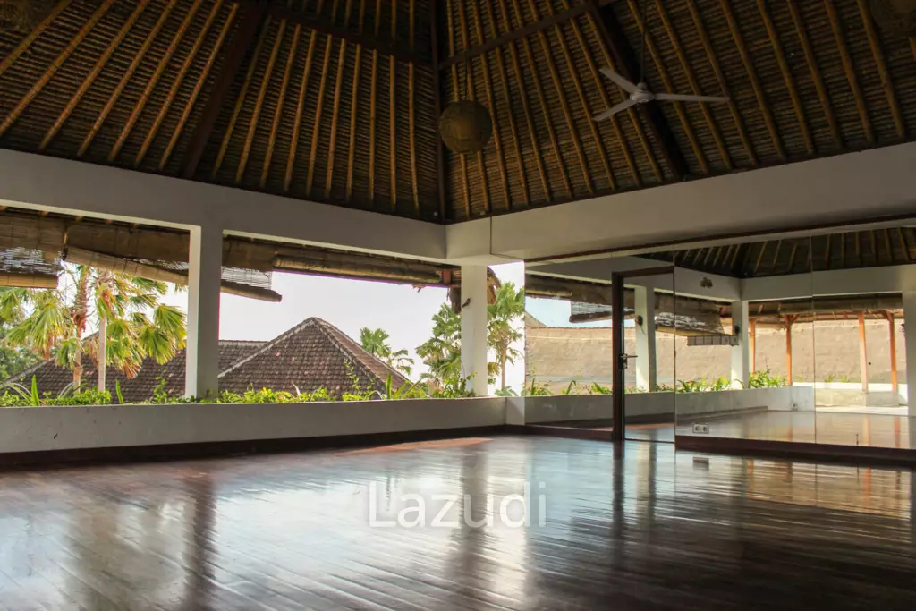 3 Star Hotel with Pool, Restaurant, Spa, and Yoga Space – 3 Minutes from Echo Beach, Canggu