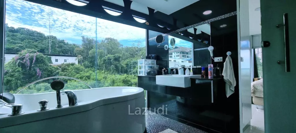 2 Bedrooms 3 Bathrooms 114 SQ.M. Park Royal  2