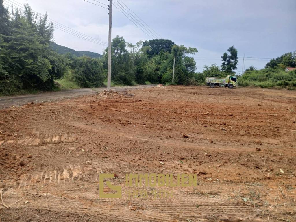 Erschwingliches Grundstück in Pak Nam Pran