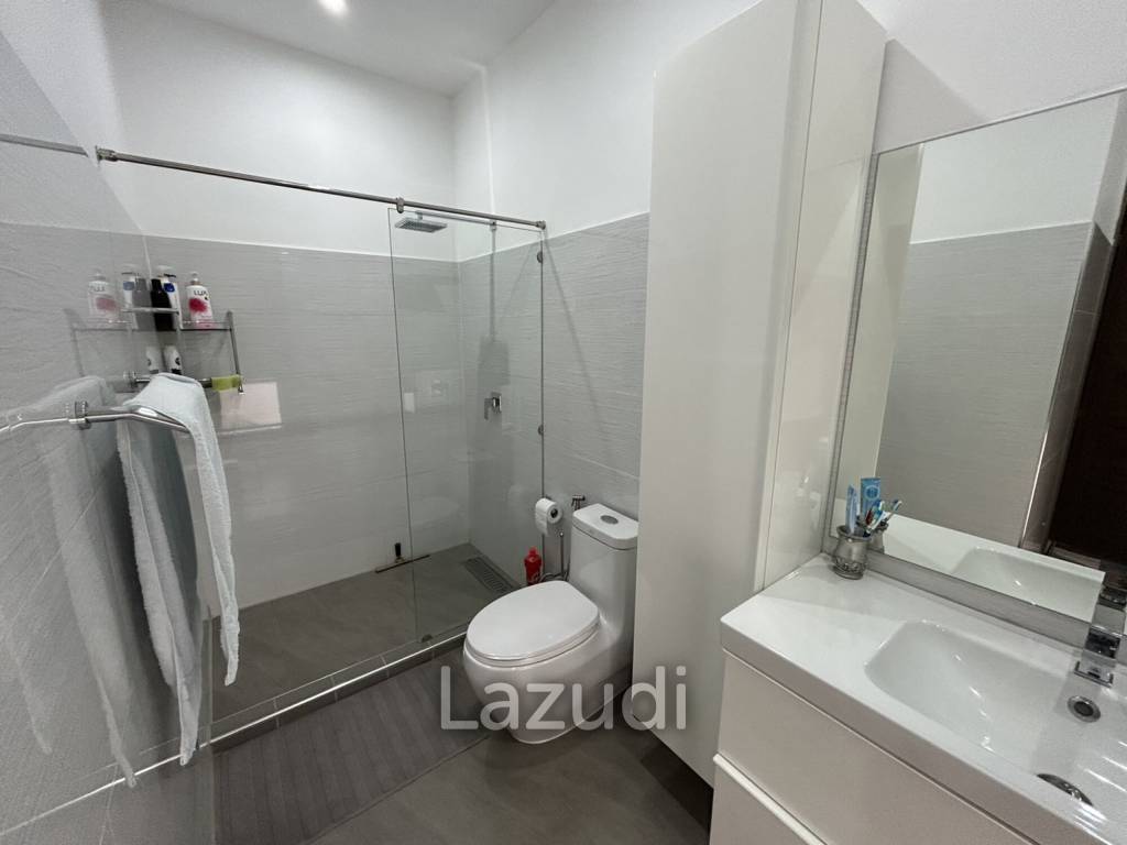 3 Beds 4 Baths 200 SQ.M. Palm Lakeside Villas