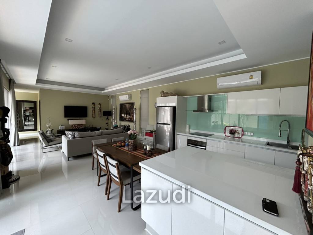 3 Beds 4 Baths 200 SQ.M. Palm Lakeside Villas
