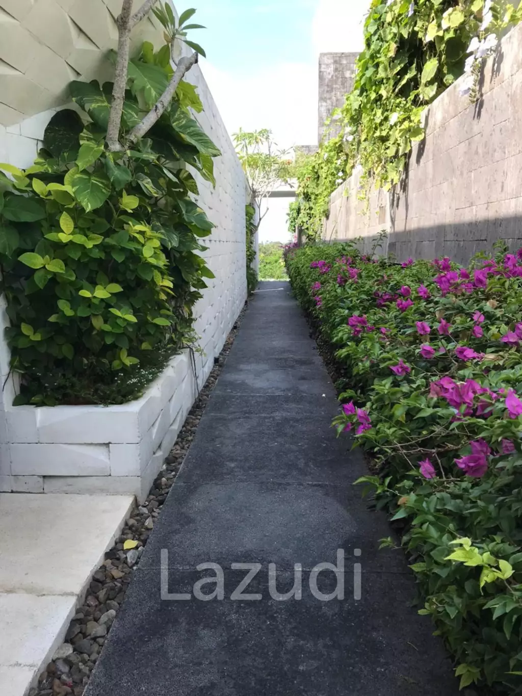 Stunning Freehold Ocean view one bedroom villa in the Heart of Pecatu, Bukit