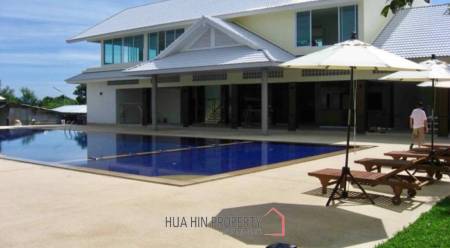 1 Bed 1 Bath Condo 53 SQM For Sale at Hua Hin Condotel and Resort Taweeporn