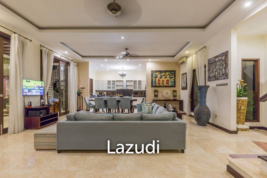 Exclusive 4-Bedroom Villa with Stunning Ocean View in Jimbaran