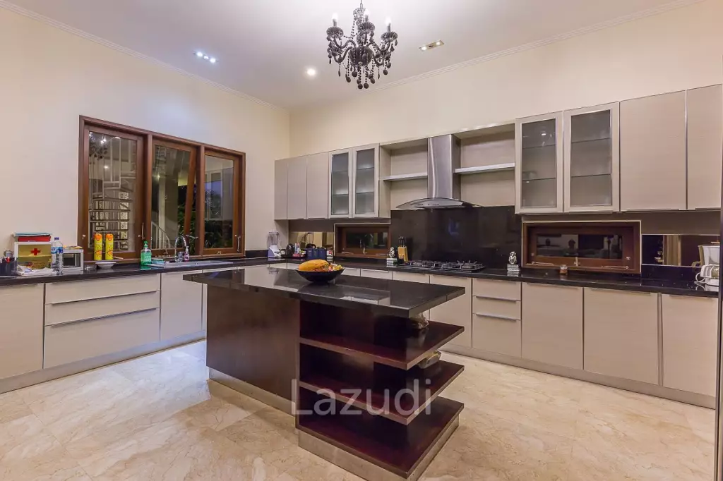 Exclusive 4-Bedroom Villa with Stunning Ocean View in Jimbaran