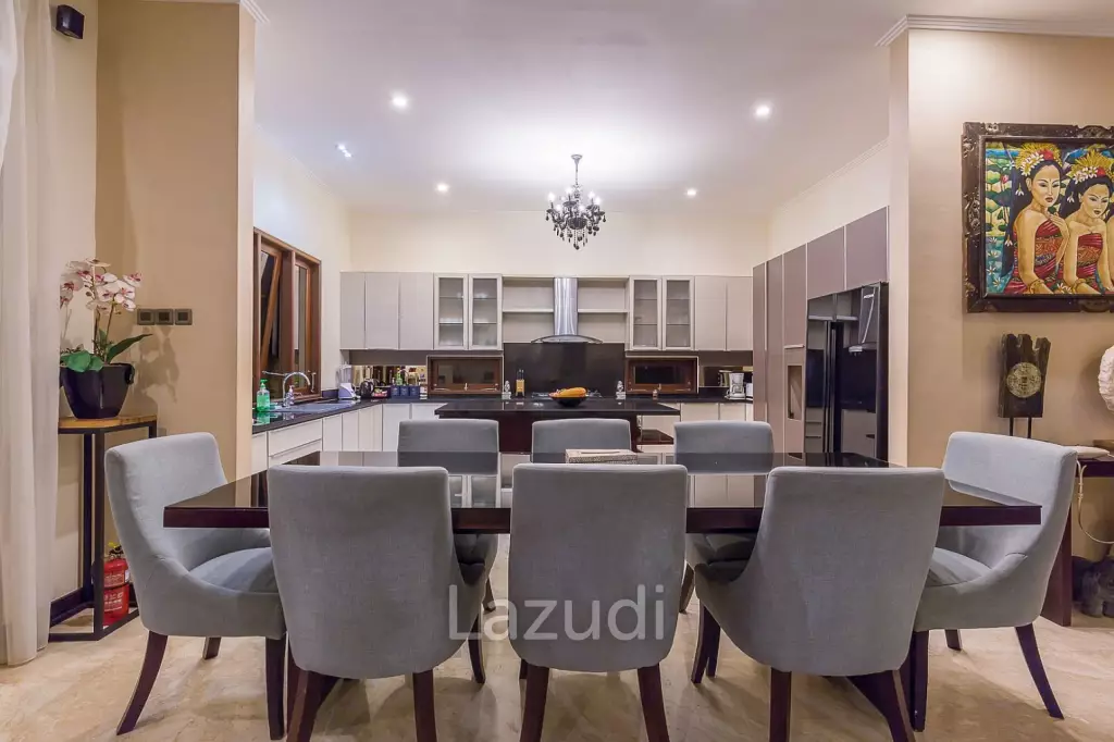 Exclusive 4-Bedroom Villa with Stunning Ocean View in Jimbaran