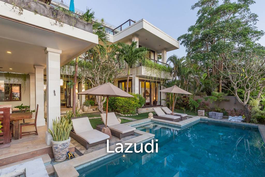 Exclusive 4-Bedroom Villa with Stunning Ocean View in Jimbaran