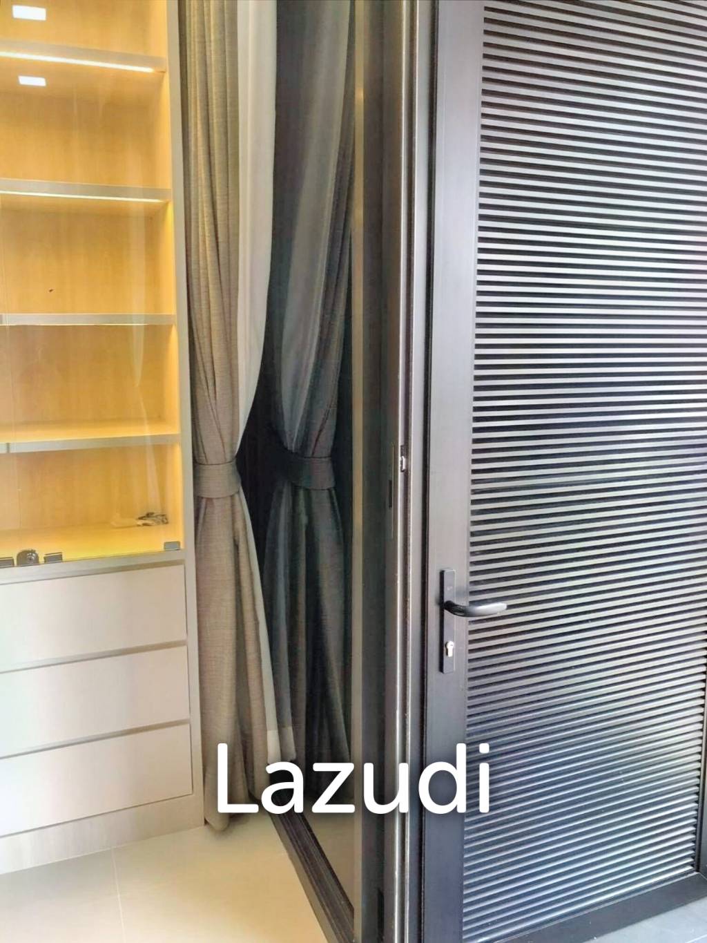 1 Bed 1 Bath 44 SQ.M. M Phayathai Condo