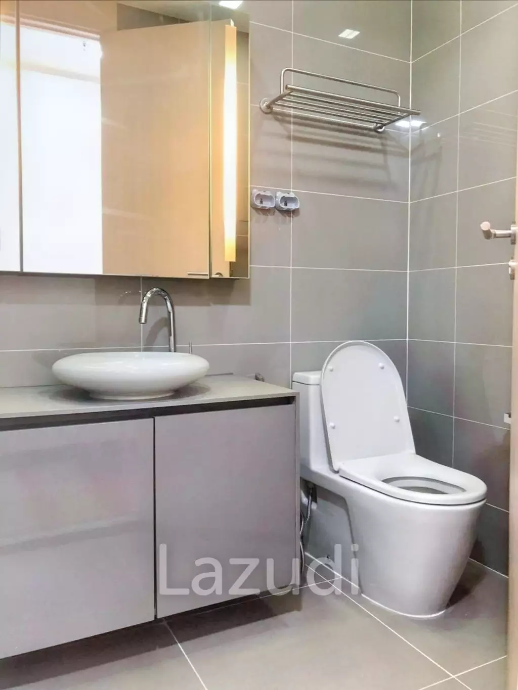 1 Bed 1 Bath 44 SQ.M. M Phayathai Condo