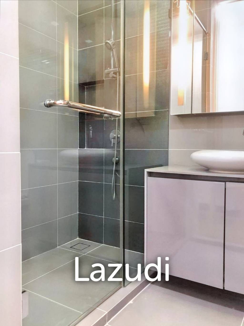 1 Bed 1 Bath 44 SQ.M. M Phayathai Condo