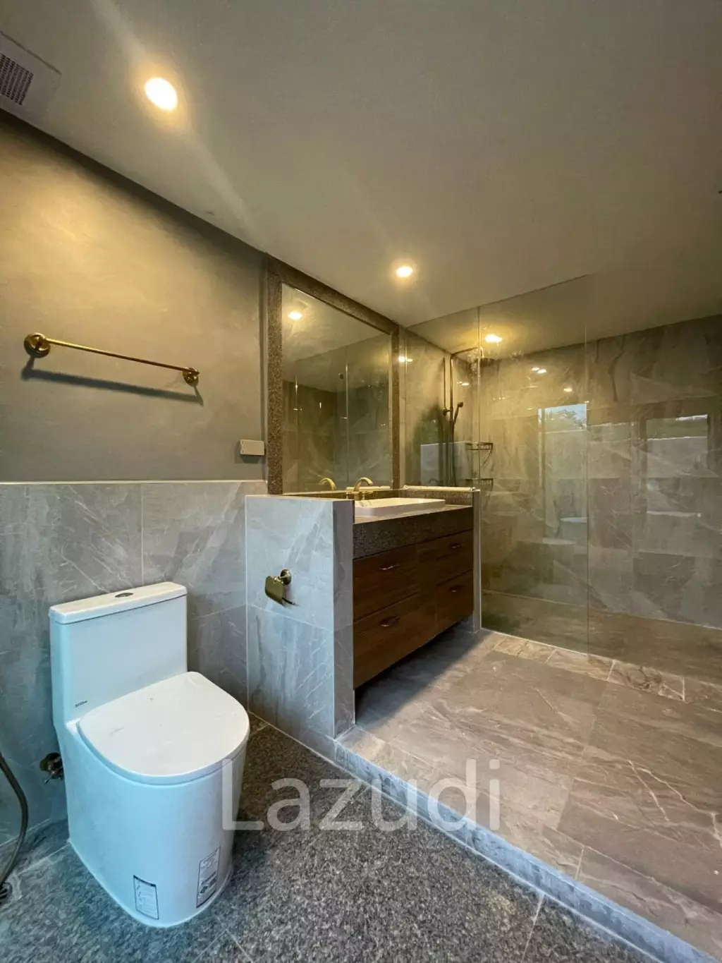 Newly Renovate 4-Bedroom For Rent In Chalong