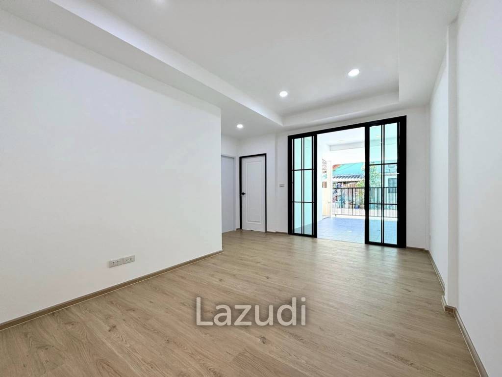 Renovated 2-Bedroom Townhouse For Sale In Kathu