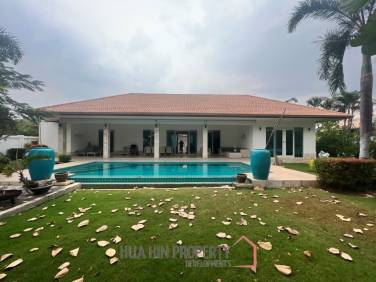 HANA VILLAGE MAUKA  : 3 bed luxury pool villa