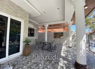 3 Beds 2 Baths 200 SQ.M. Eakmongkol Village Pattaya