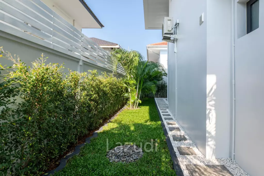 5 Beds 5 Baths 240 SQ.M. View Point Villa