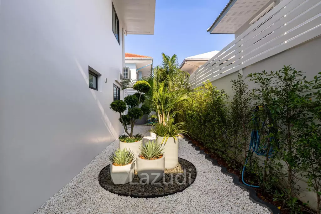 5 Beds 5 Baths 240 SQ.M. View Point Villa