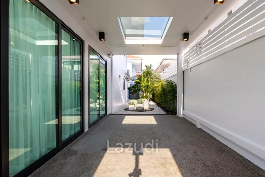 5 Beds 5 Baths 240 SQ.M. View Point Villa