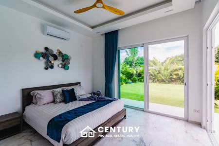 830 ตร.ม 3 เตียง 3 อาบน้ำ วิลล่า For ขาย