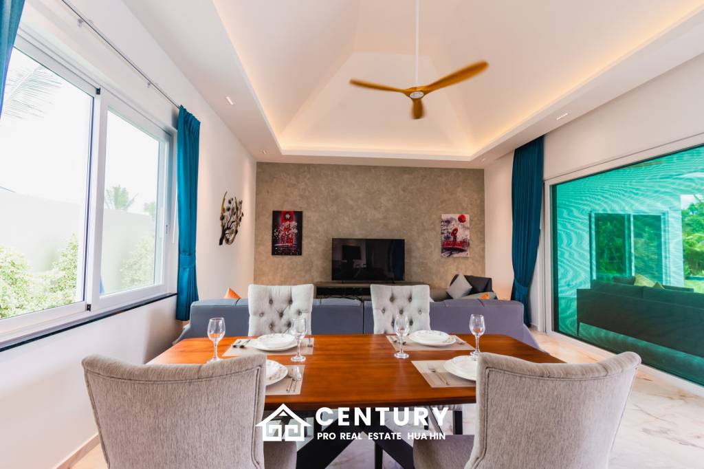 830 ตร.ม 3 เตียง 3 อาบน้ำ วิลล่า For ขาย