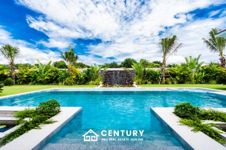 830 ตร.ม 3 เตียง 3 อาบน้ำ วิลล่า For ขาย