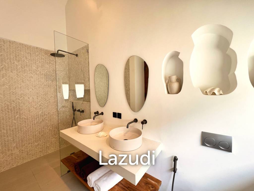 CONTEMPORARY 2-BEDROOM VILLA IN UNGASAN WITH TROPICAL TOUCHES