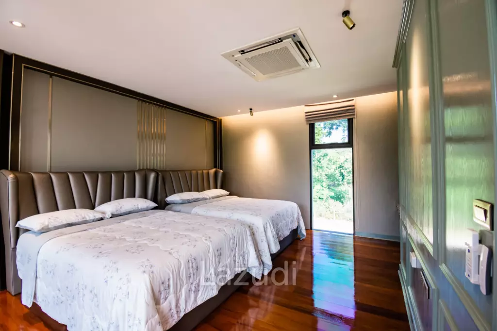 5 Bed 2 Storey Pool Villa with Panoramic Mountain view on the Golf Course