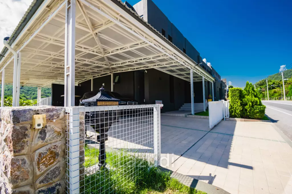 5 Bed 2 Storey Pool Villa with Panoramic Mountain view on the Golf Course