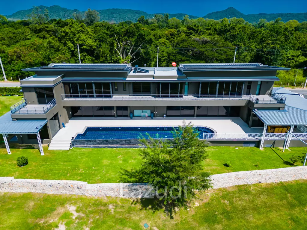 5 Bed 2 Storey Pool Villa with Panoramic Mountain view on the Golf Course