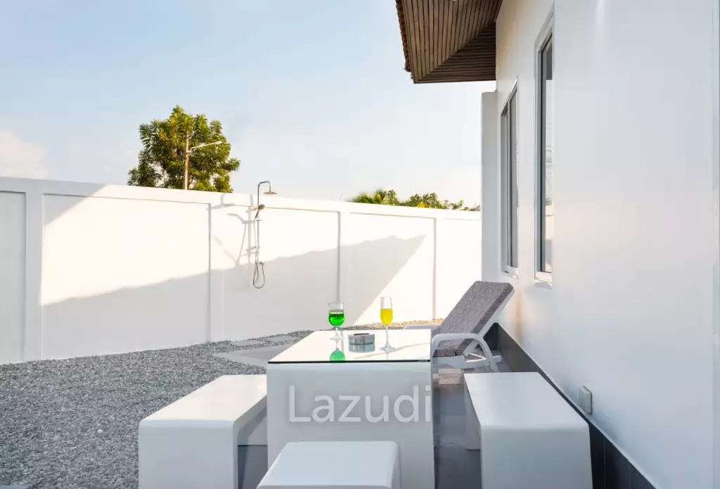 4 Bedrooms 4 Bathrooms 425 SQ.M. Villa Med