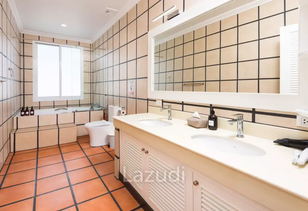 4 Bedrooms 4 Bathrooms 425 SQ.M. Villa Med