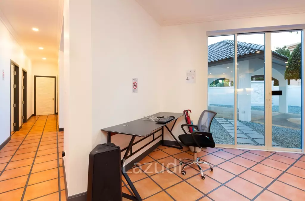 4 Bedrooms 4 Bathrooms 425 SQ.M. Villa Med
