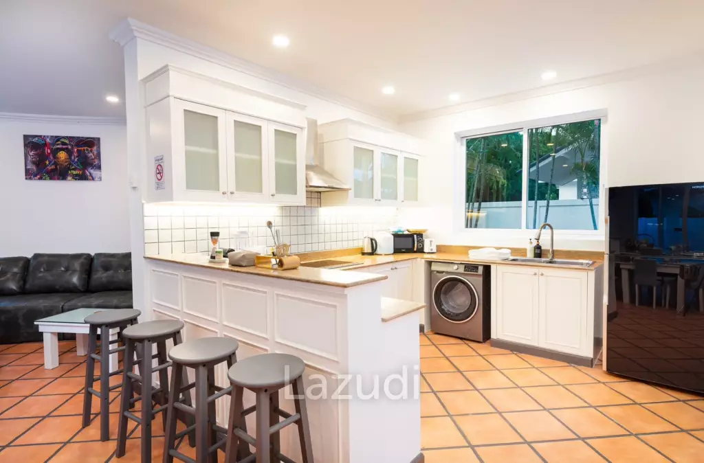 4 Bedrooms 4 Bathrooms 425 SQ.M. Villa Med