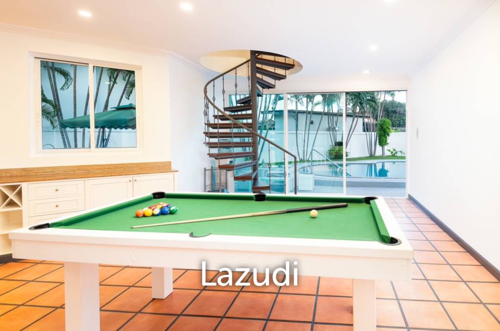 4 Bedrooms 4 Bathrooms 425 SQ.M. Villa Med