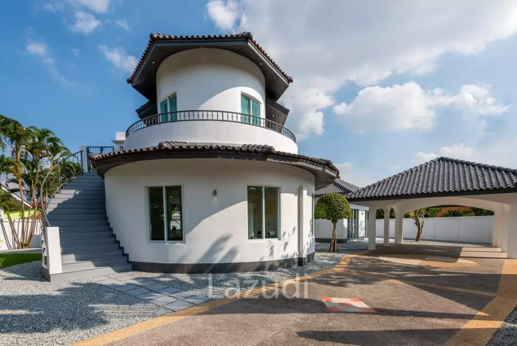 4 Bedrooms 4 Bathrooms 425 SQ.M. Villa Med